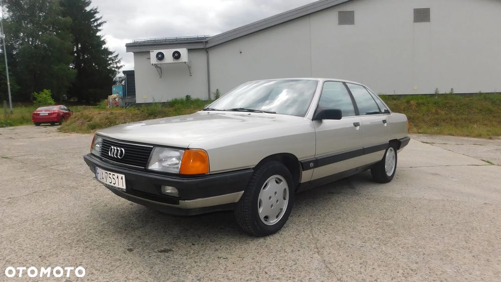 Audi 100 1.8 E - 25