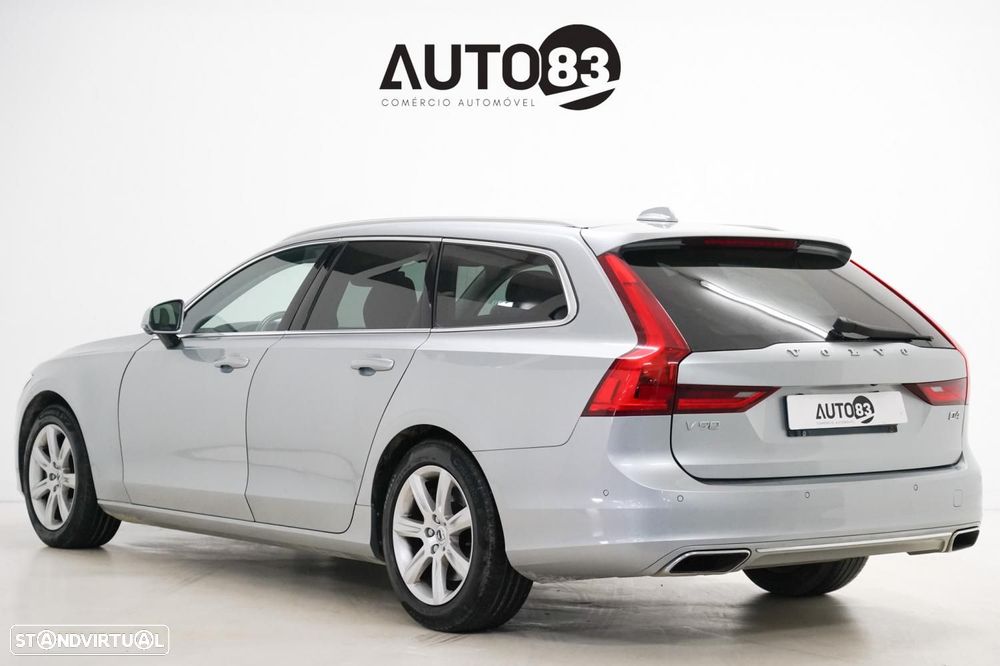 Volvo V90 2.0 D4 Momentum Geartronic - 3