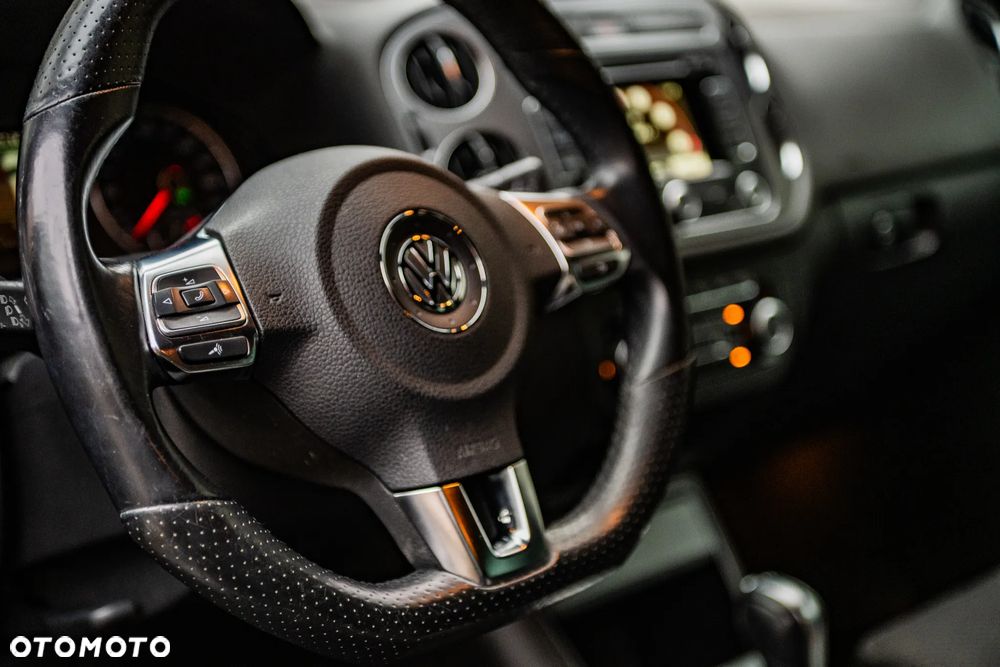 Volkswagen Tiguan 2.0 TDI 4Mot Perfectline R-Style DSG - 13