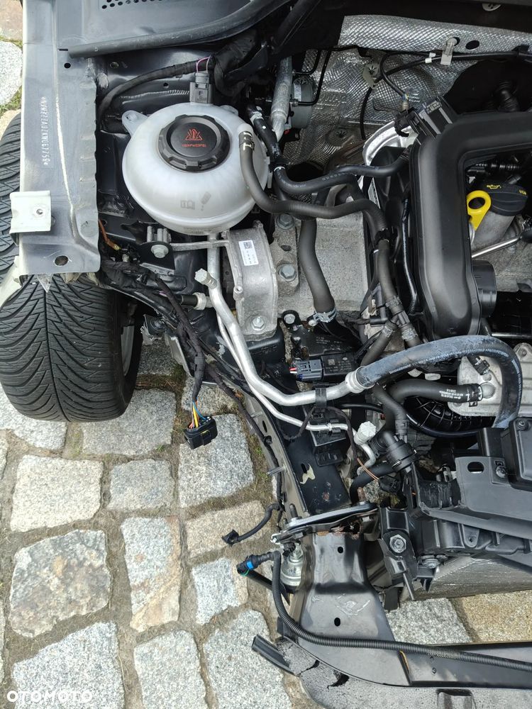 Volkswagen Golf - 10
