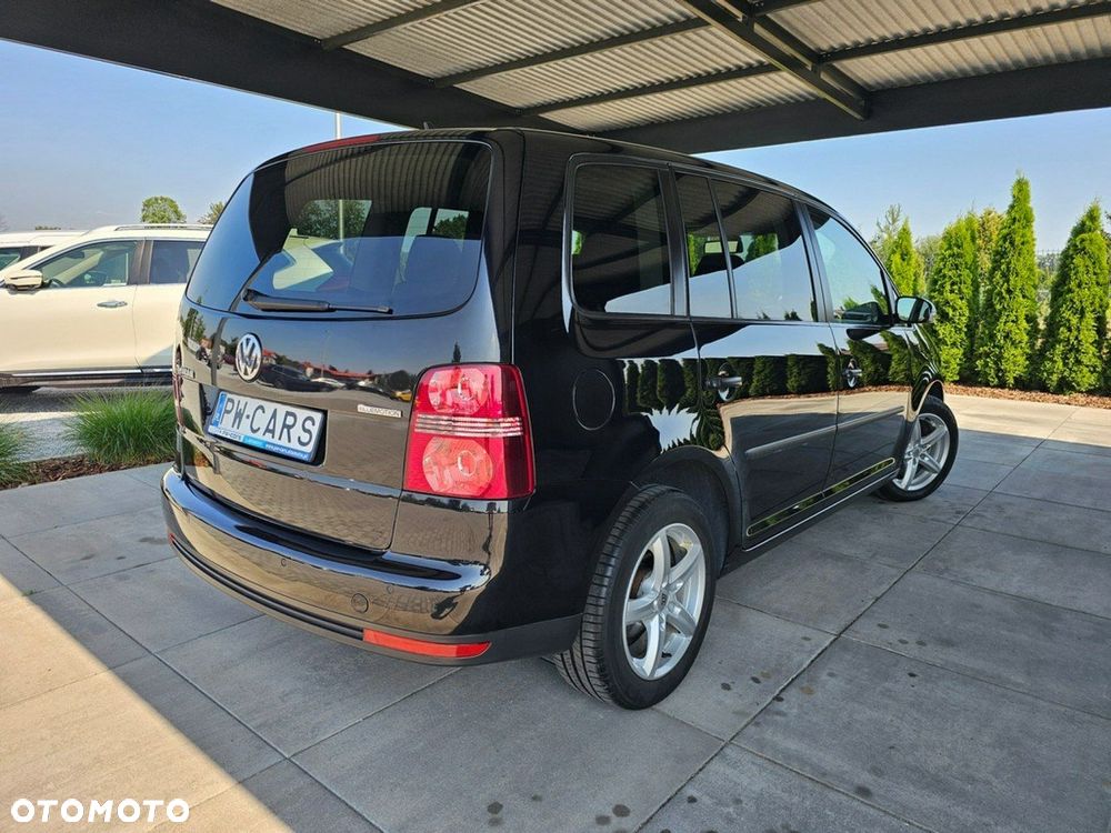 Volkswagen Touran - 3