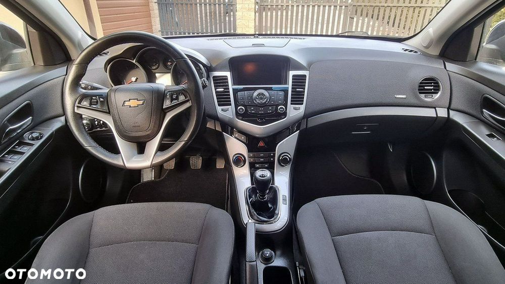 Chevrolet Cruze - 13