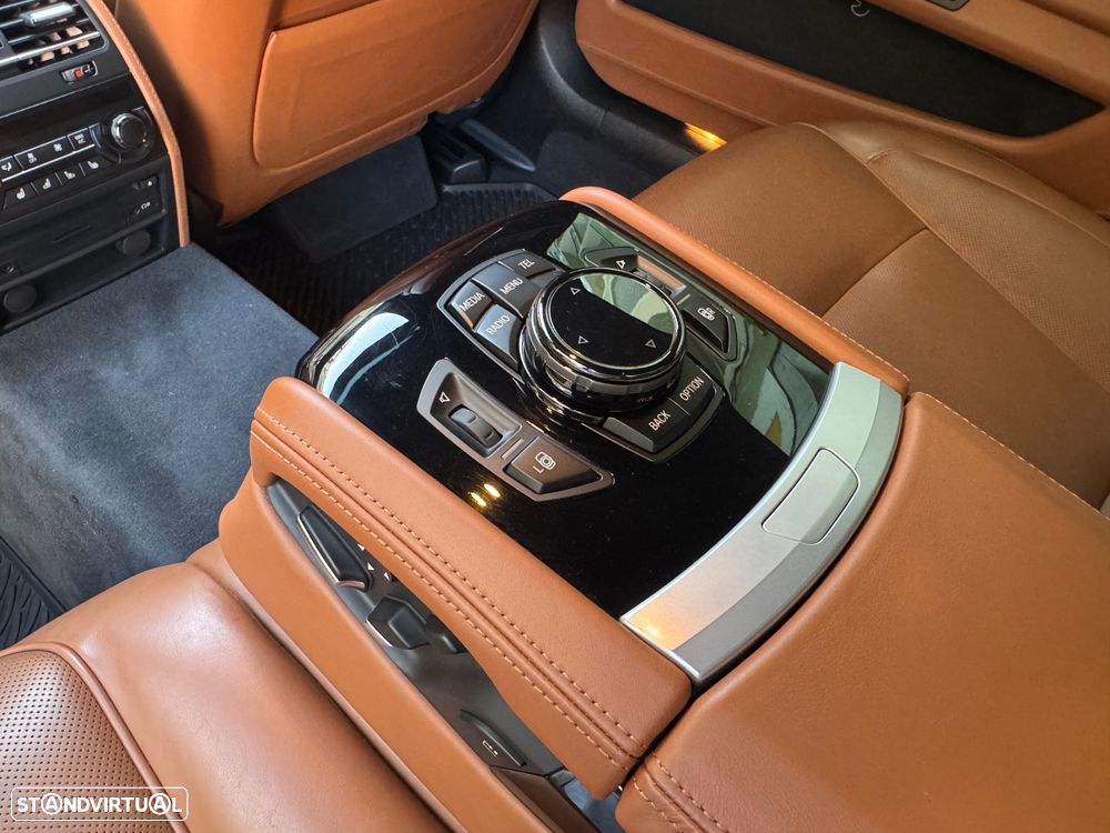 BMW 750 Li xDrive Pack M - 10
