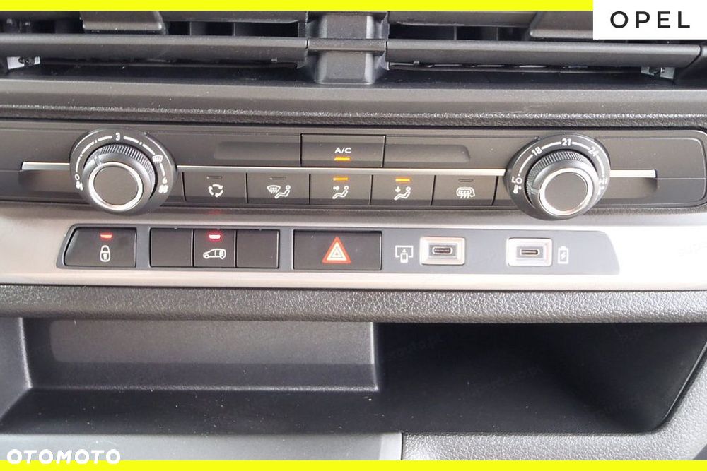 Opel Vivaro Extra Long L2H1 2.0 144KM - 11