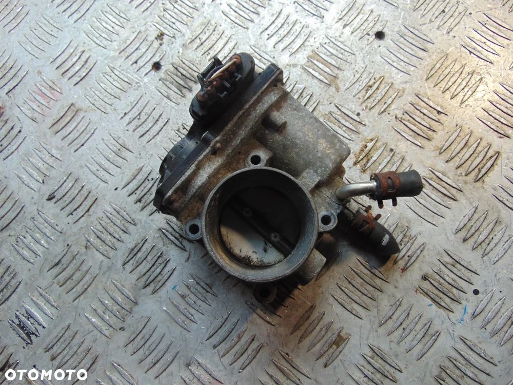 Przepustnica toyota avensis t25 1,8 16 v - 5