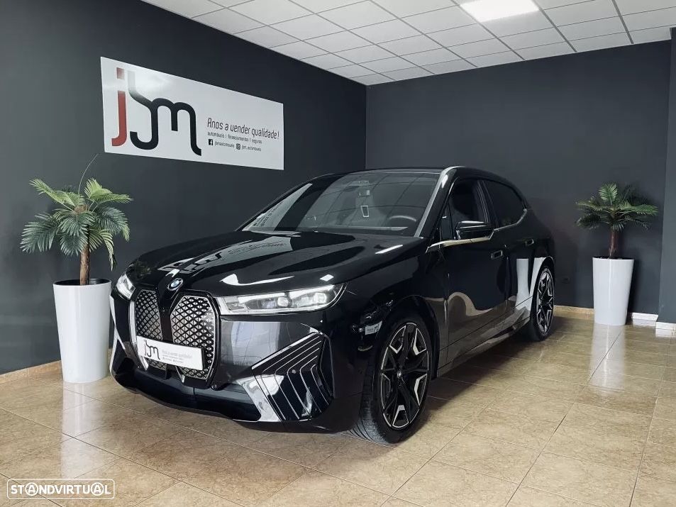 BMW iX xDrive 50 Pack Desportivo - 1