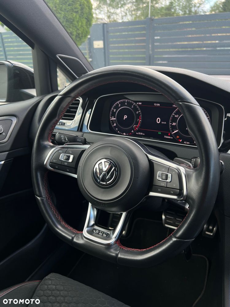 Volkswagen Golf - 17
