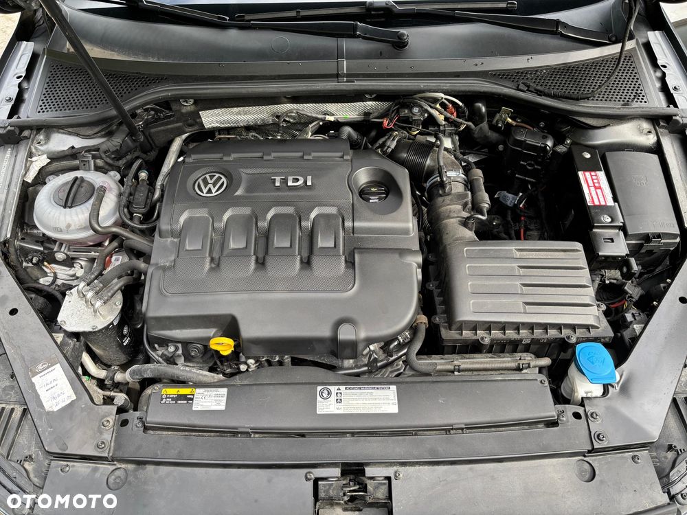 Volkswagen Passat 2.0 TDI SCR (BlueMotion Technology) Highline - 19