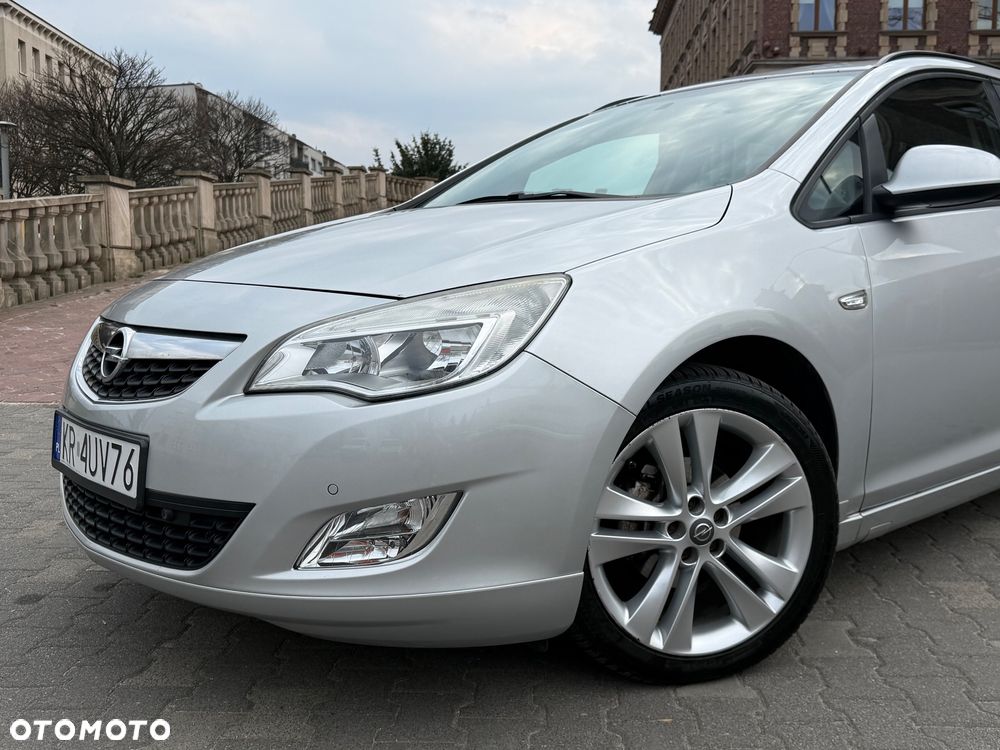 Opel Astra 1.4 T Cosmo - 11