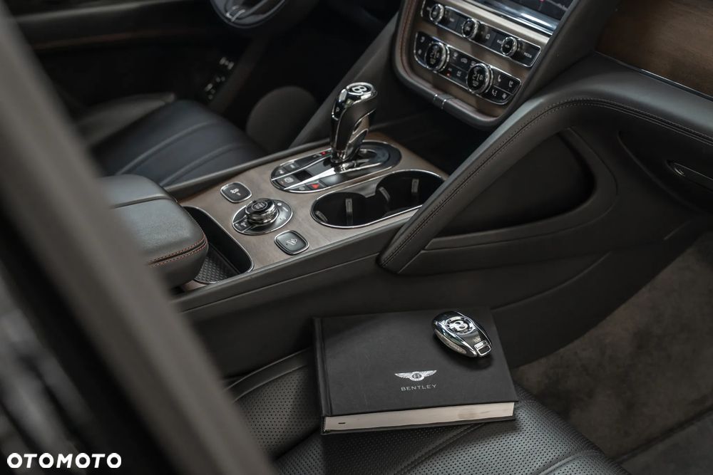 Bentley Bentayga W12 Mulliner - 41