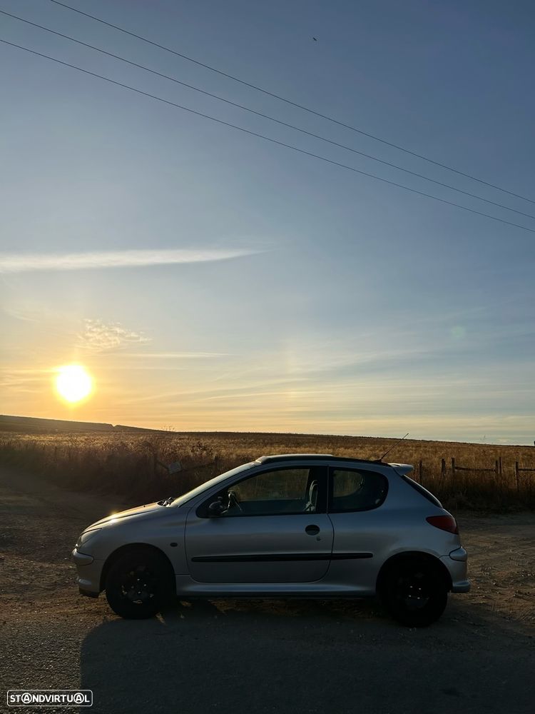 Peugeot 206 1.1 Color Line - 4