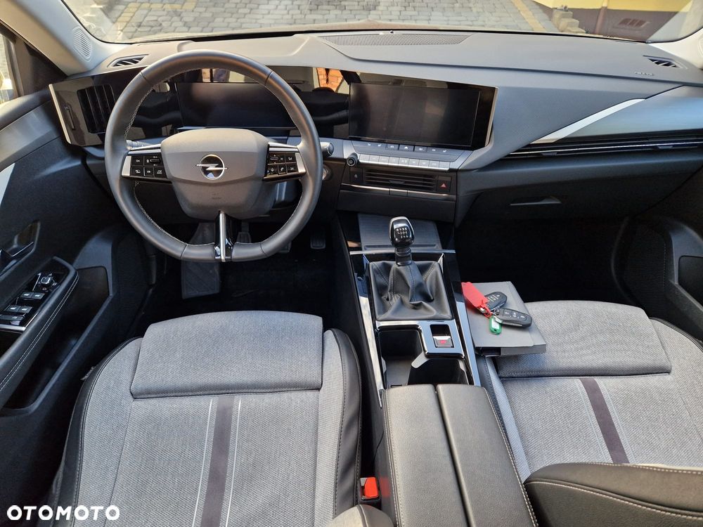 Opel Astra 1.2 Turbo Business Edition - 9