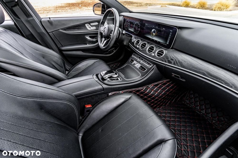 Mercedes-Benz Klasa E 300 9G-TRONIC AMG Line - 21