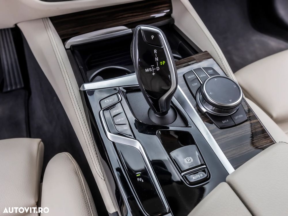 BMW Seria 5 520i AT MHEV - 19