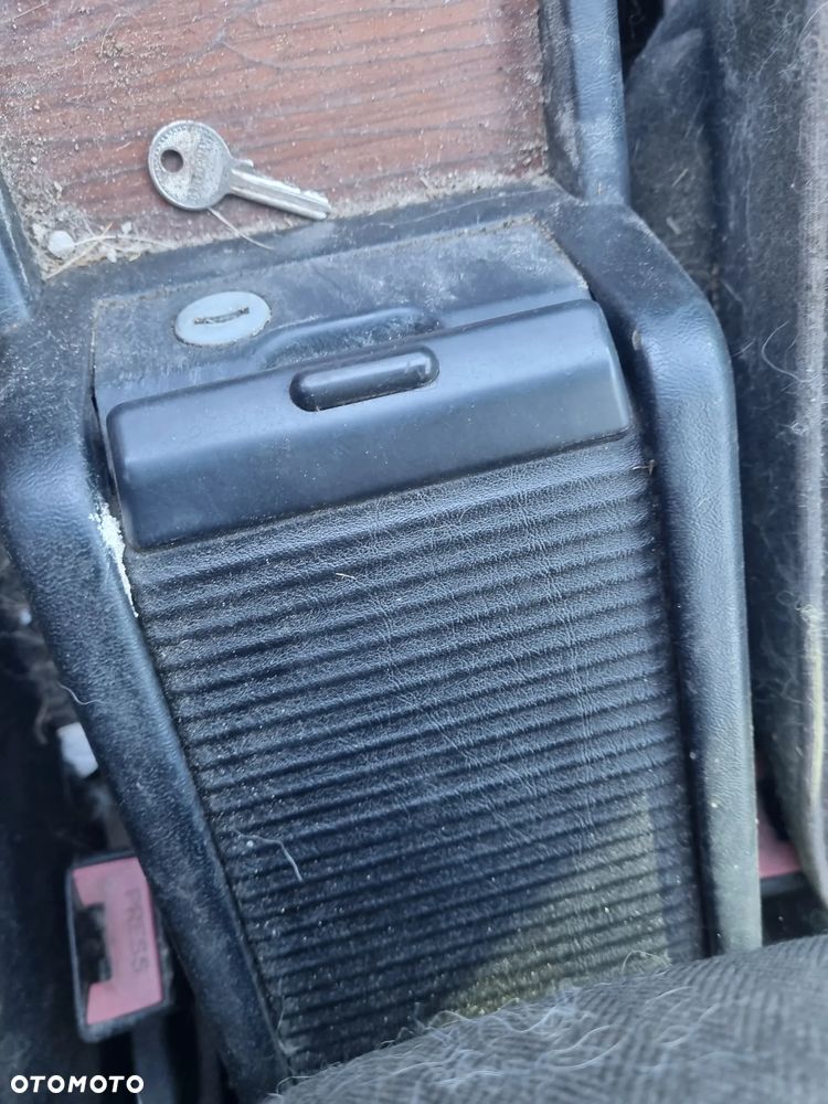 Mercedes w124 E200 kombi sportline 2.0 136km 111.940 automat 722.431 na części - 11