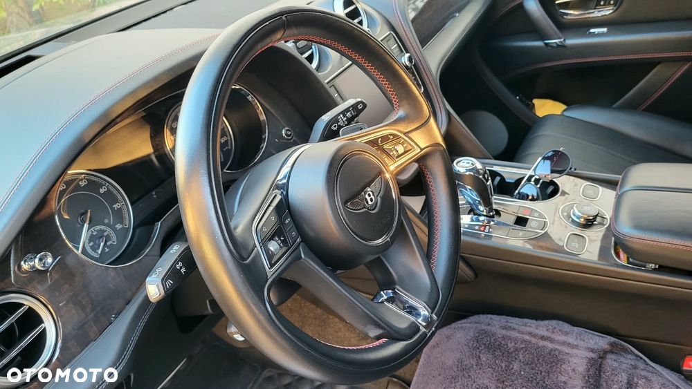 Bentley Bentayga V8 - 9