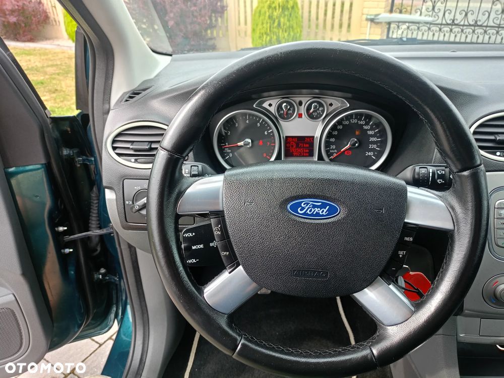 Ford Focus 1.6 Edition - 21