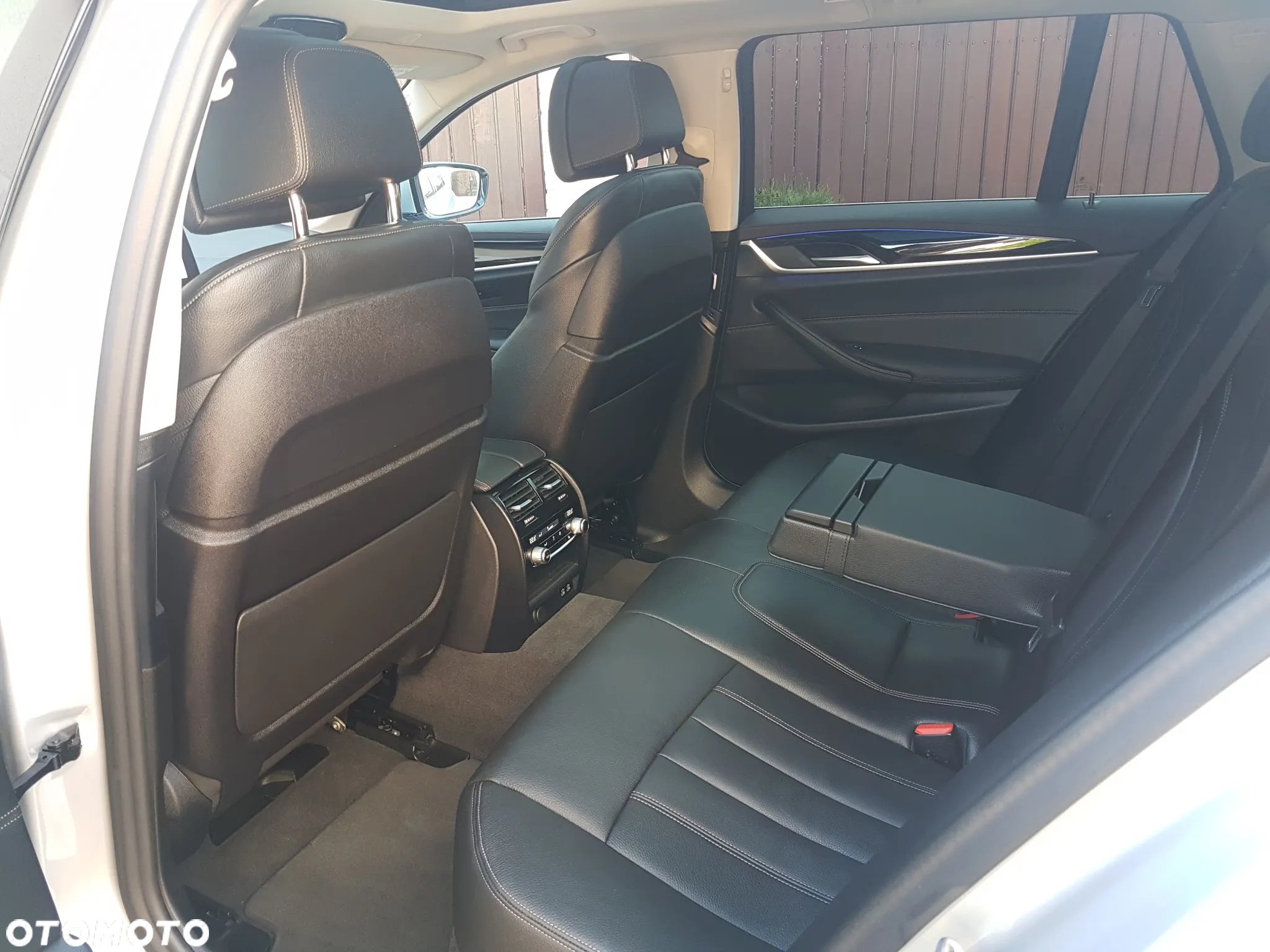 BMW Seria 5 520i Luxury Line - 16
