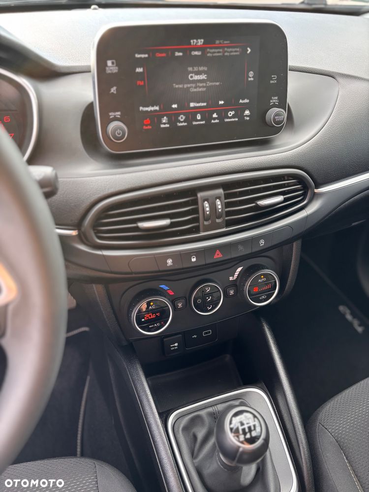 Fiat Tipo 1.4 16v Lounge EU6d - 20
