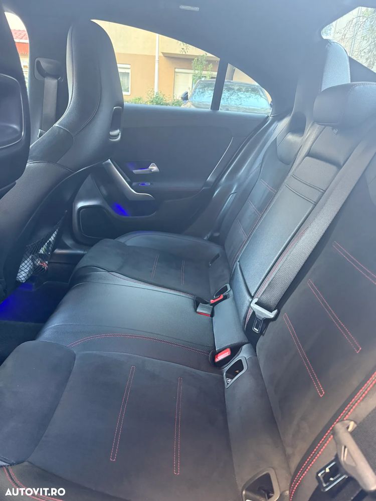 Mercedes-Benz CLA 200 7G-DCT AMG Line - 3