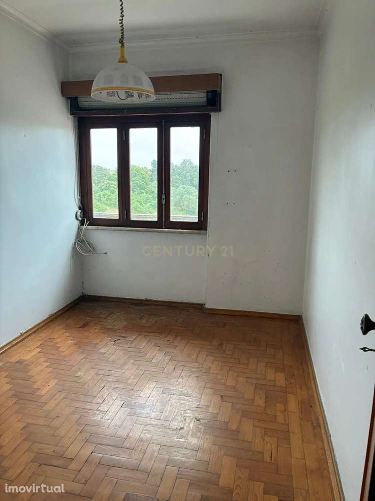 T2 para remodelar - Cavadas, Seixal - Grande imagem: 2/8