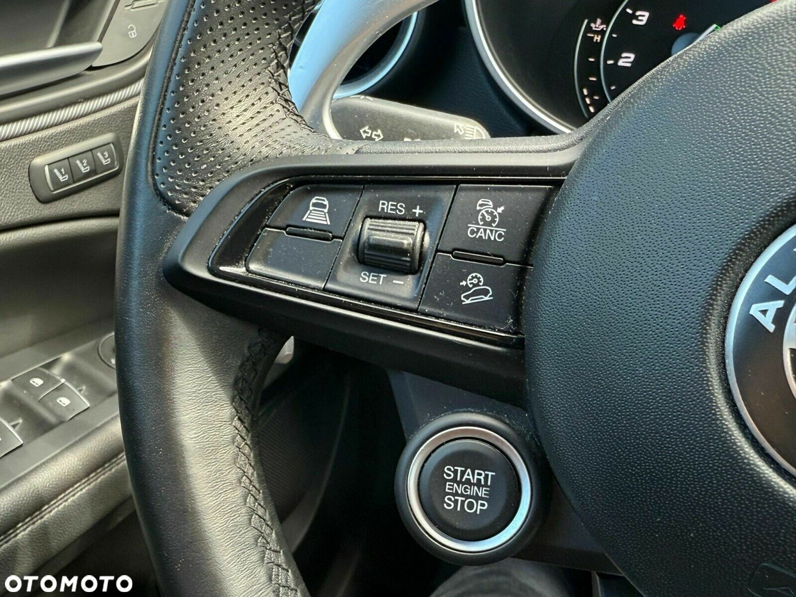 Alfa Romeo Stelvio - 16
