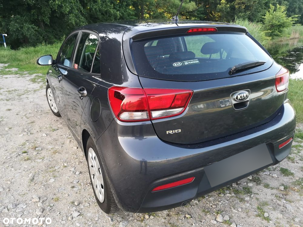 Kia Rio - 22