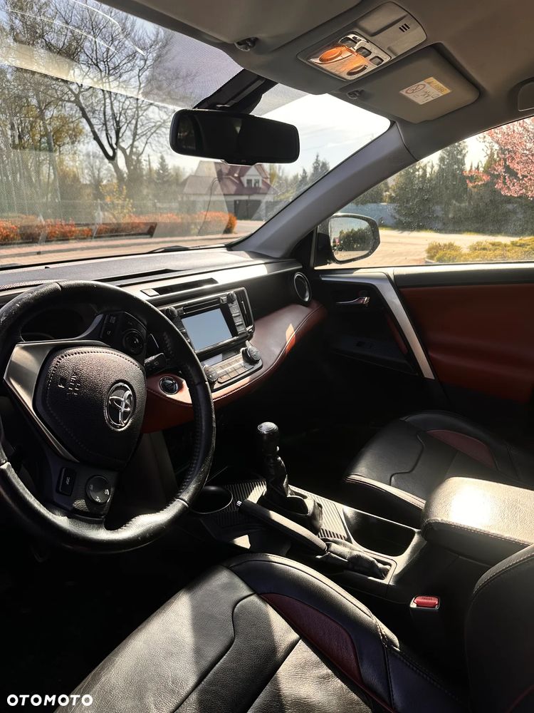 Toyota RAV4 2.0 D-4D Premium - 8