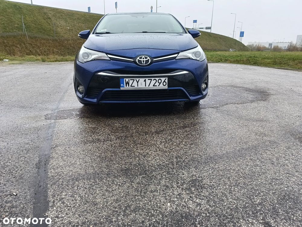 Toyota Avensis 2015 photo 5
