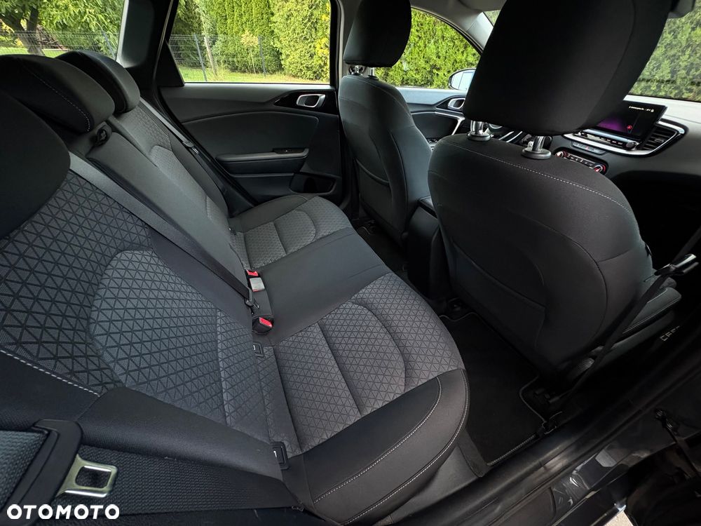 Kia Ceed - 24