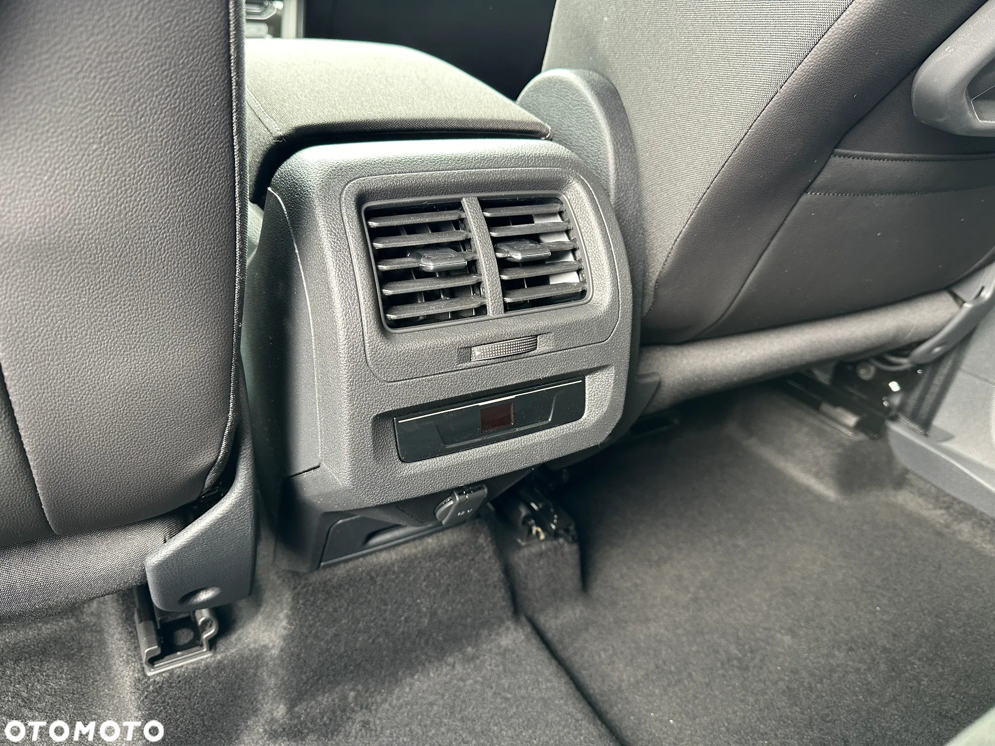 Volkswagen Touran 1.5 TSI EVO Comfortline Plus DSG - 22