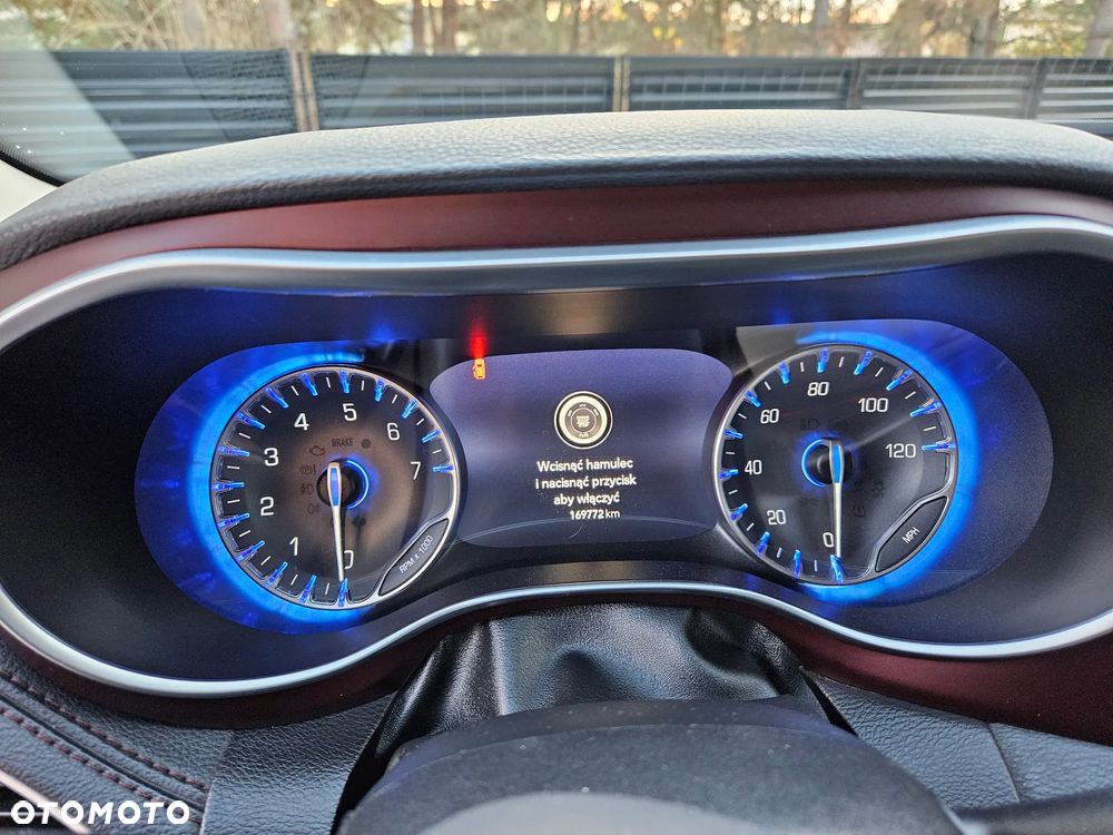 Chrysler Pacifica - 11