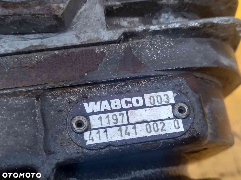 Kompresor sprężarka powietrza układu pneumatycznego FiatAgri G210 - 2