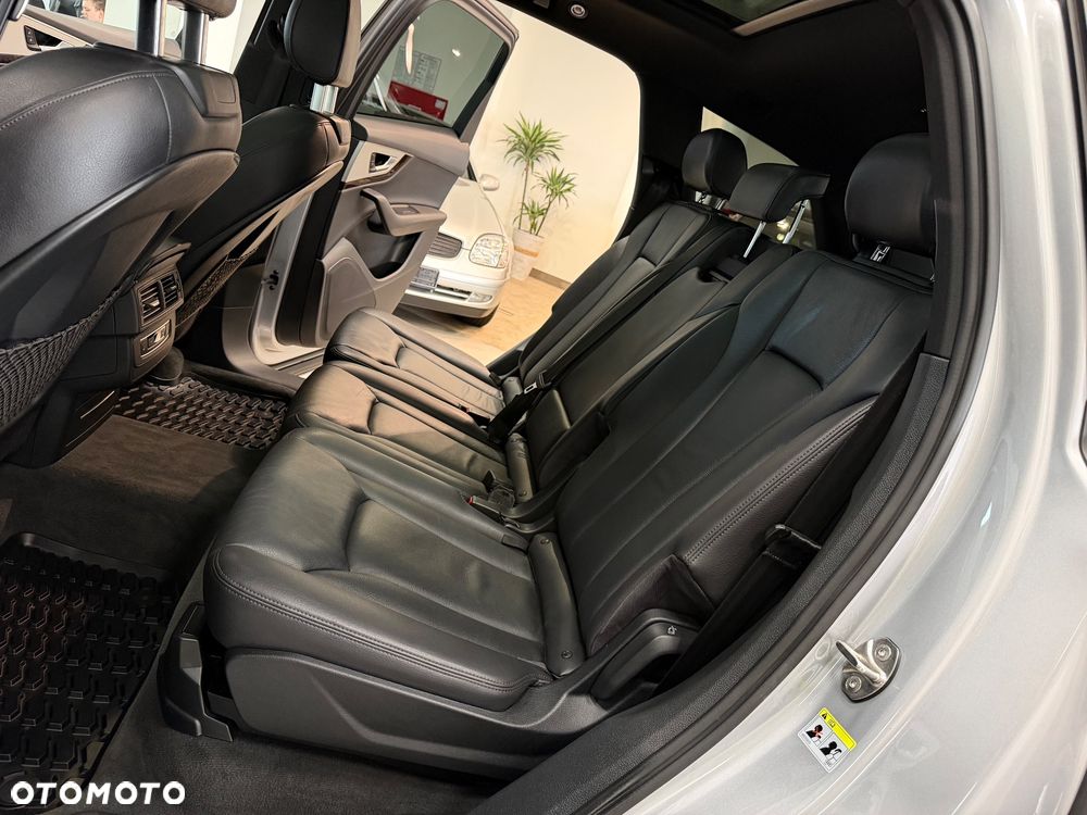 Audi Q7 - 32