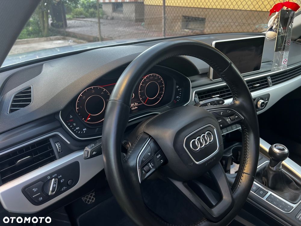 Audi A4 Avant 2.0 TDI - 17