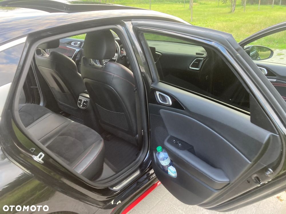 Kia ProCeed 1.6 T-GDI GT DCT - 23