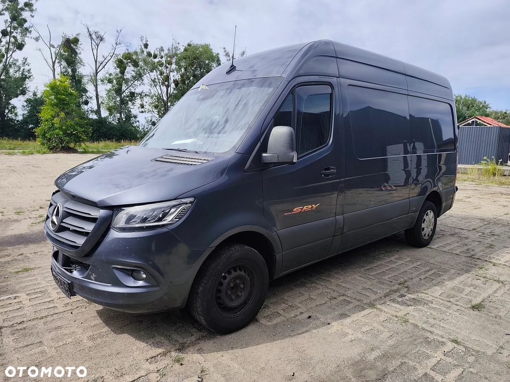Mercedes-Benz Sprinter - 1