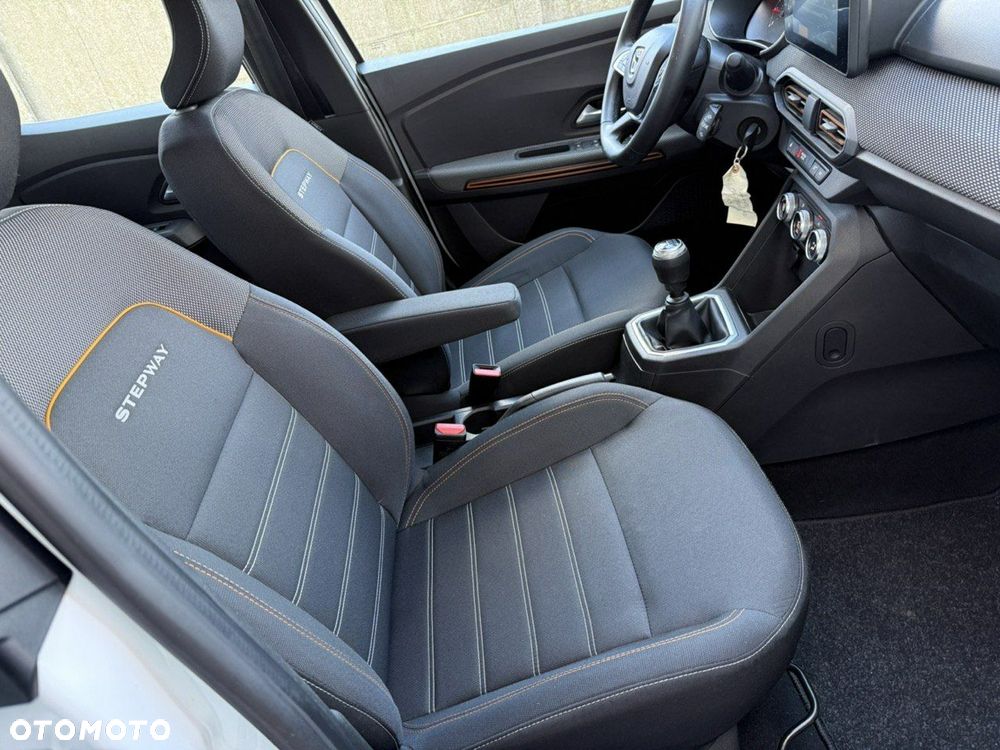 Dacia Sandero Stepway TCe 100 Celebration - 14