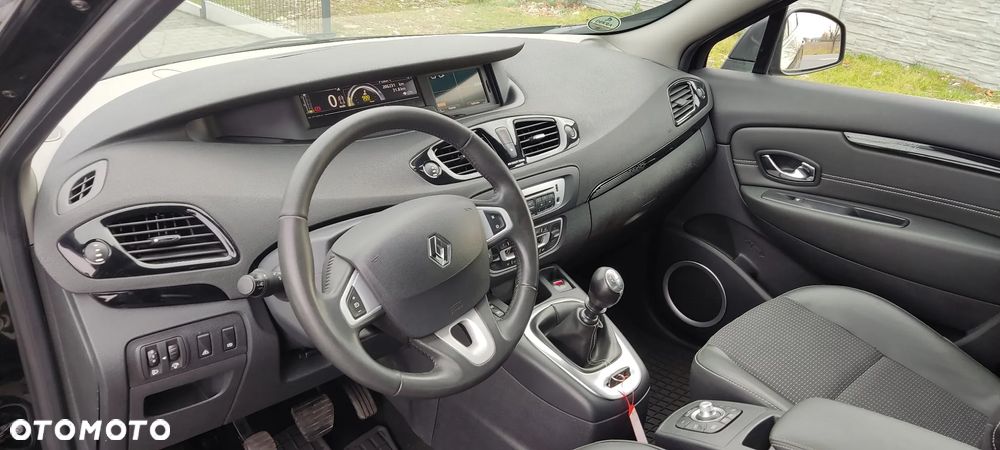 Renault Scenic 1.6 dCi Energy Privilege - 10