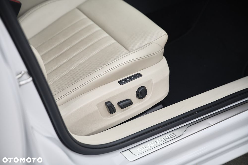 Skoda Superb 2.0 TDI L&K - 28