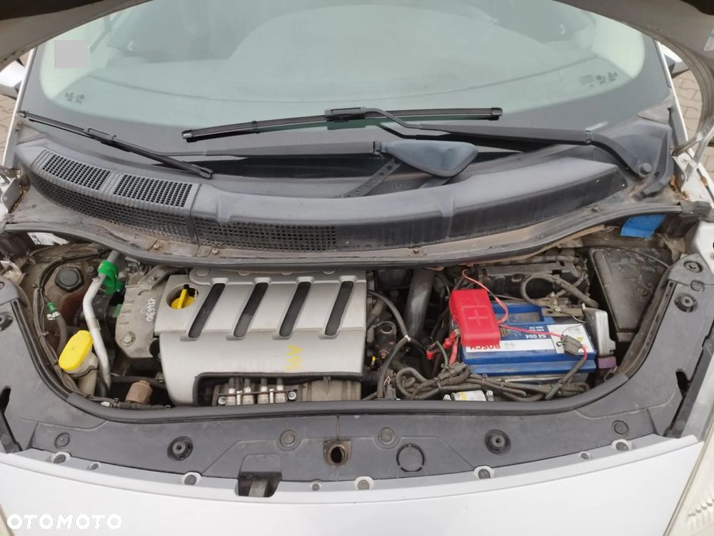 Renault Scenic 2.0 16V Confort Expression - 11