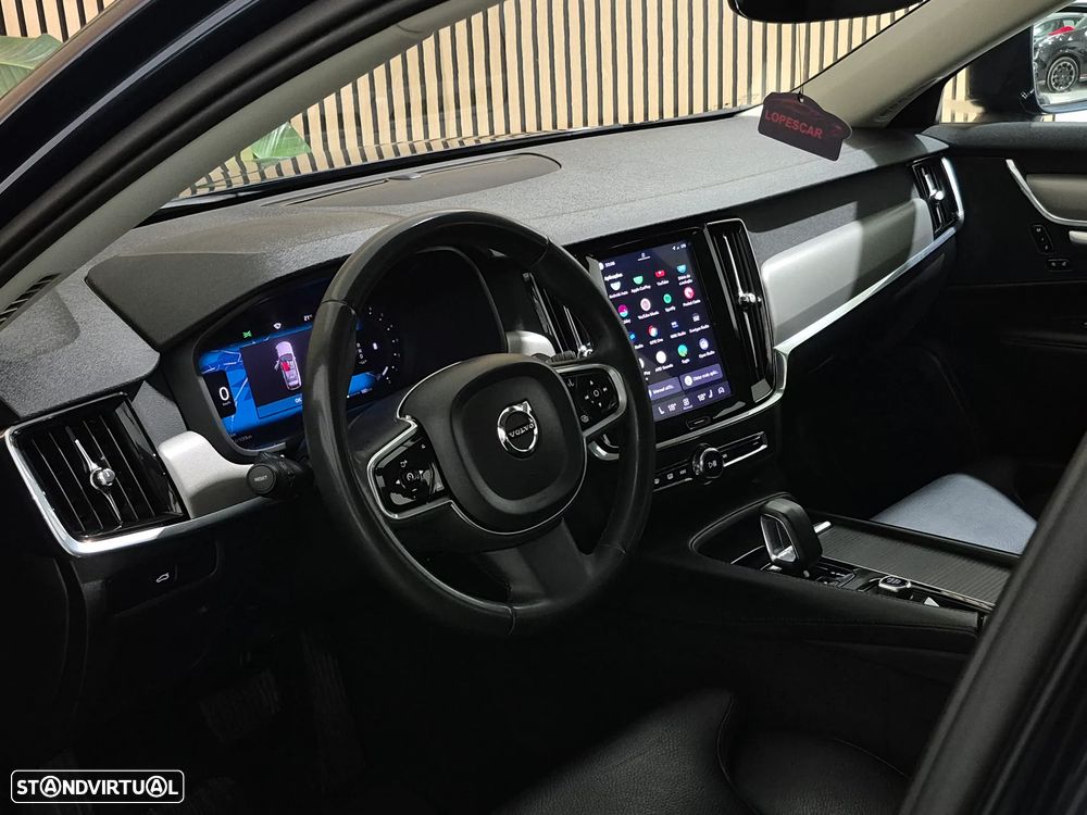 Volvo V90 Cross Country 2.0 B5 Plus AWD - 38