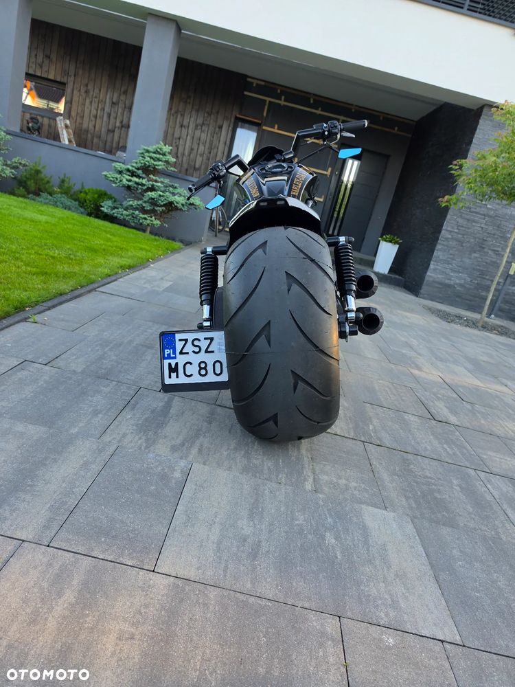 Harley-Davidson V-Rod Muscle - 16