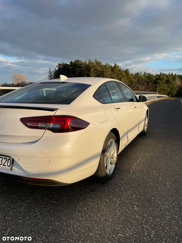 Opel Insignia 1.5 T Elite S&S - 11