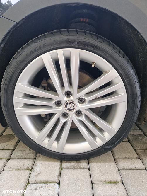 Skoda Superb 2.0 TDI Green tec 4x4 DSG Exclusive - 24