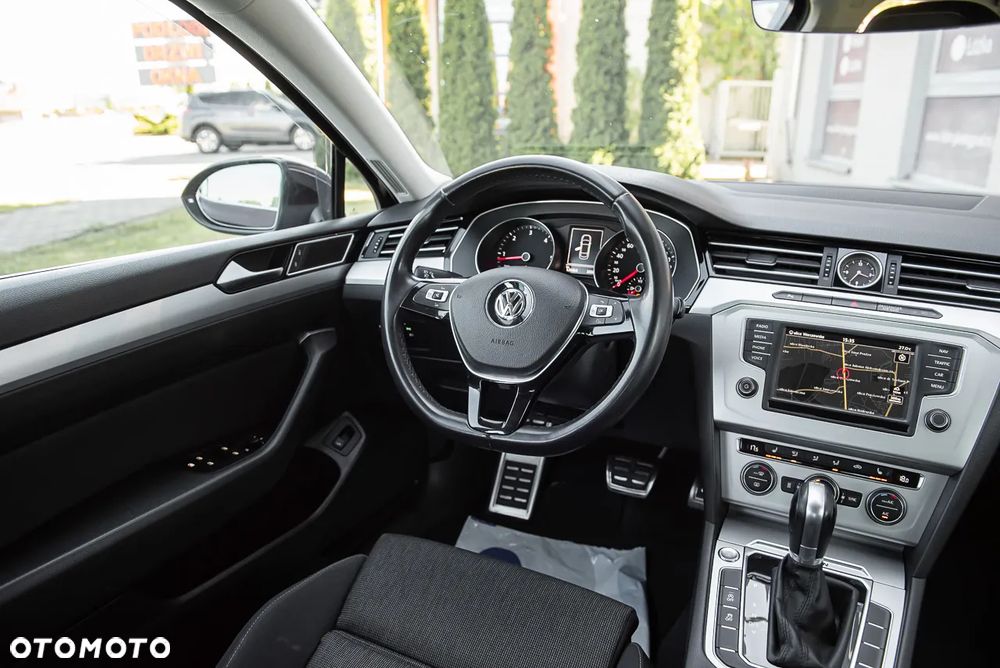 Volkswagen Passat - 27