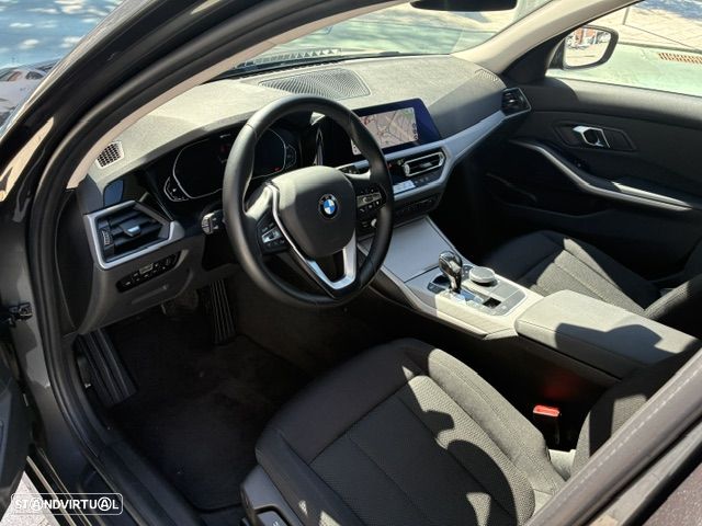 BMW 330 e Auto - 12