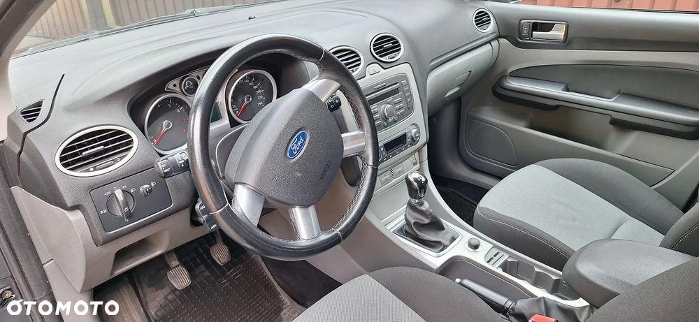 Ford Focus 1.6 16V Trend - 6