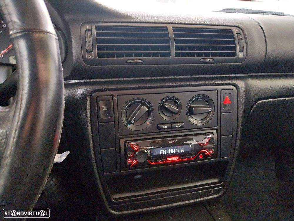 VW Passat 1.9 TDi Confortline - 7