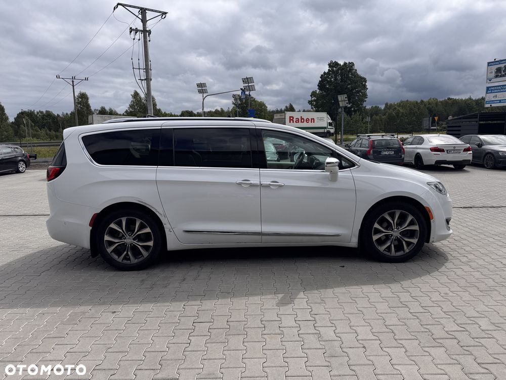 Chrysler Pacifica - 9